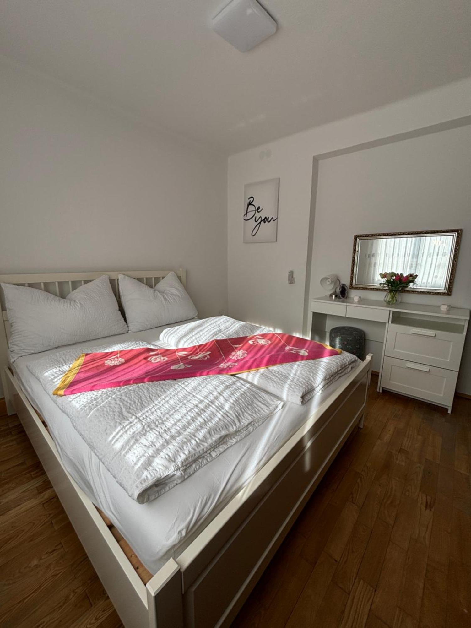 Wohnung See- Und Bergnaehe Gmunden Exteriör bild