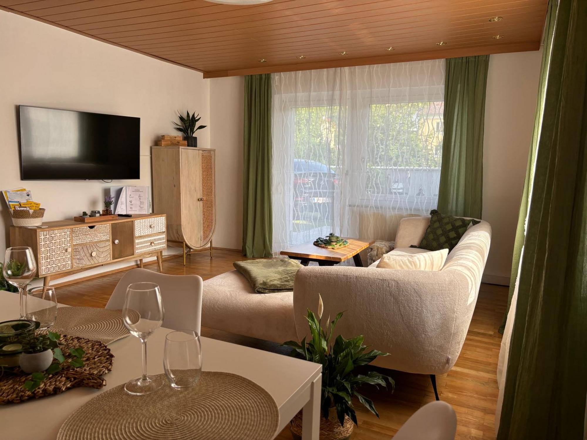 Wohnung See- Und Bergnaehe Gmunden Rum bild